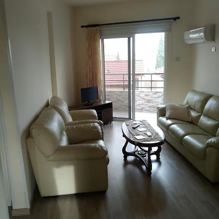 Apartment Cozy Two Bedroom *