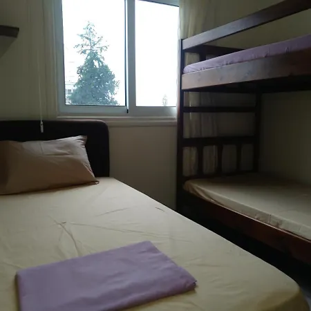 Apartment Cozy Two Bedroom *
