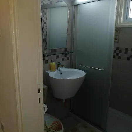 Cozy Two Bedroom Lägenhet Larnaca