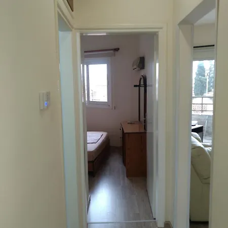 Cozy Two Bedroom Lägenhet